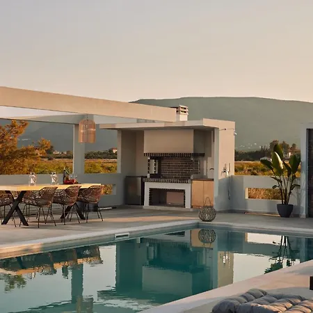Valley View Villas, By Tk Management *