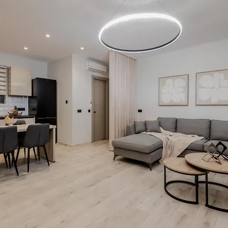Valley View Villas, By Tk Management
